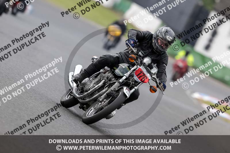 Vintage motorcycle club;eventdigitalimages;mallory park;mallory park trackday photographs;no limits trackdays;peter wileman photography;trackday digital images;trackday photos;vmcc festival 1000 bikes photographs